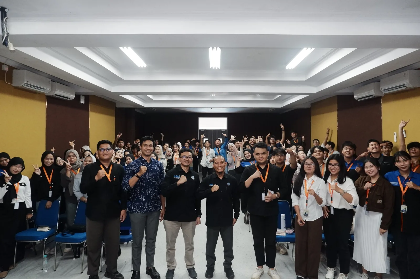 Kuliah Internasional Eurasia UBB: Mengupas Identitas Suku Mapur di Tengah Himpitan Kapitalisme