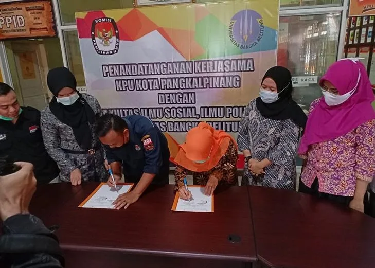 Penandatanganan kerjasama KPU Kota dan FISIP Universitas Bangka Belitung